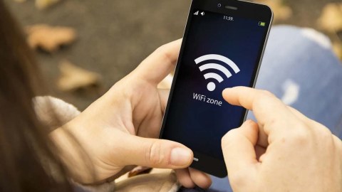 İctimai yerlərdə "Wi-Fi" təhlükəsi - VİDEO