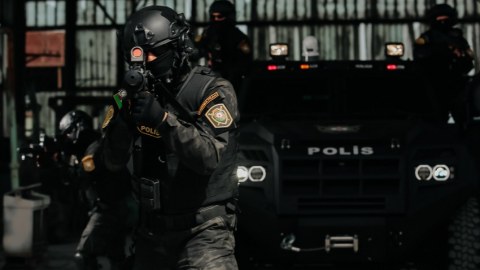Polis əməliyyat keçirdi, silah-sursat ələ keçirildi 