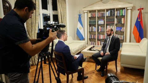 Mirzoyan Azərbaycanla sülhə inanır