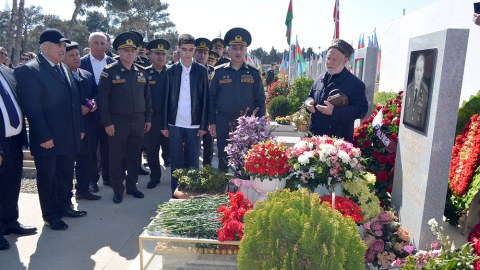 Milli Qəhrəman Şükür Həmidov məzarı başında anıldı - FOTO