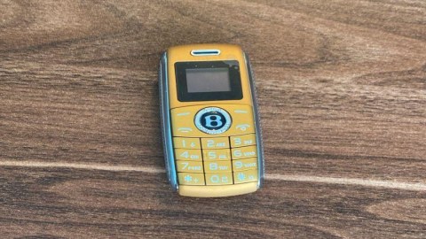 Həbsxanaya telefon keçirmək istədi