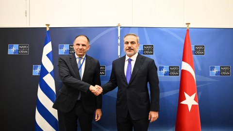 Hakan Fidan yunan həmkarı ilə görüşdü 