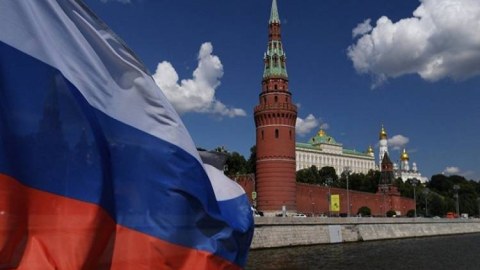 Rusiyada təqaüdçü Putinin iqamətgahına hücum edib