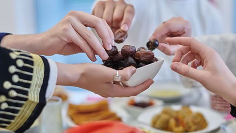 Ramazanın 26-cı günündə iftar və imsak saatları 