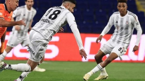 "Beşiktaş" heç-heçə etdi 