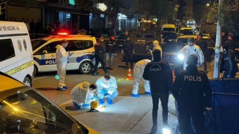 İstanbulda silahlı hücum - Ölən var