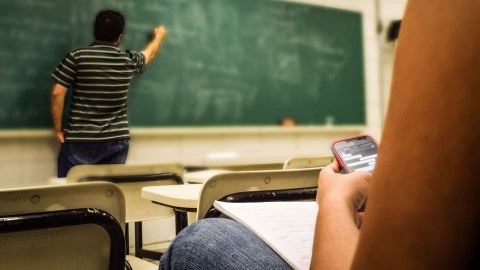 Məktəbdə yeyinti ilə bağlı cinayət işi AÇILDI