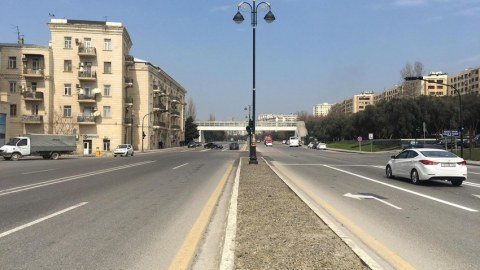 Bakının əsas prospektində avtobus və velosiped ZOLAĞI