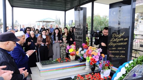 Aprel şəhidinin xatirəsi ehtiramla anıldı - FOTO