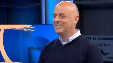 Deputat partiyasından istefa verdi