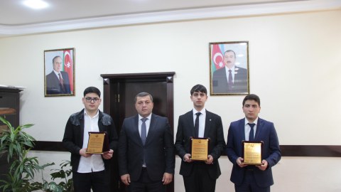 Buraxılış imtahanında yüksək nəticə göstərən şagirdlər təltif olundular