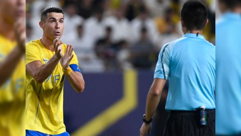 Ronaldo qırmızı vərəqə aldı - FOTO