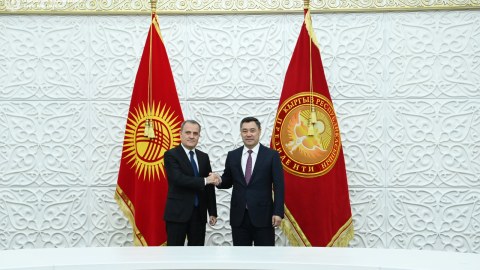 Ceyhun Bayramov Qırğızıstan Prezidenti ilə görüşdü
