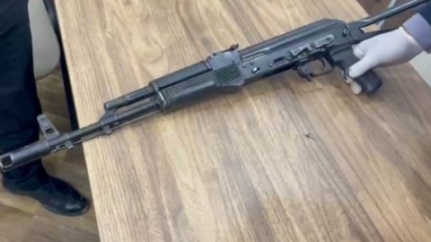 Çantasında "Kalaşnikov" gəzdirən şəxs saxlanıldı