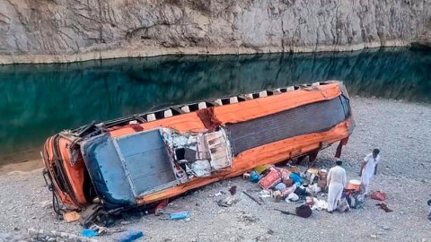 Pakistanda avtobus qəzası - 17 ölü, 41 yaralı