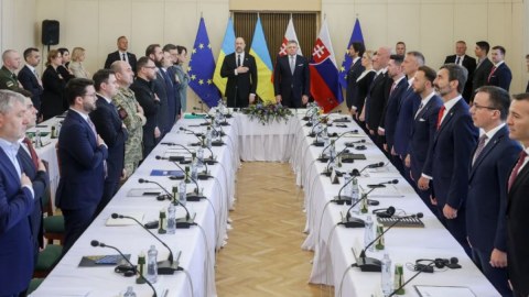 Ukrayna Baş naziri Slovakiyada səfərdədir