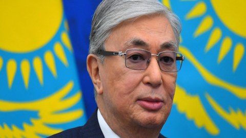 Tokayev Ermənistana gedir