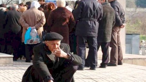 Azərbaycanda kişilərin 48%-i pensiya almadan vəfat edib