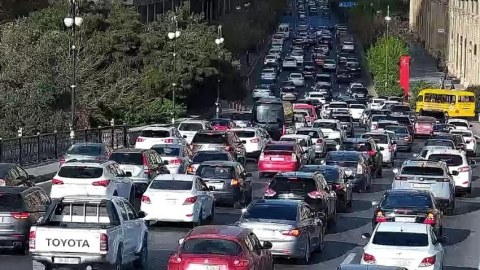 Bakının tıxaclı YOLLARI 