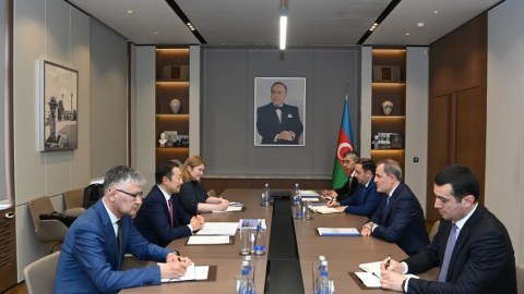 Ceyhun Bayramov Sarıbayla görüşdü