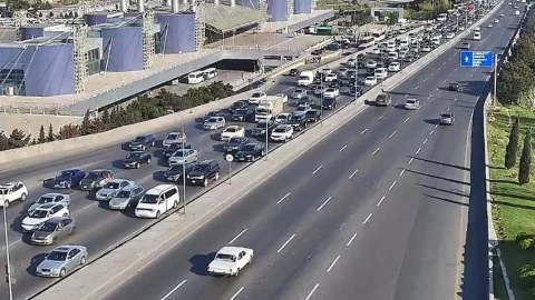 Bakının əsas yollarında TIXAC var