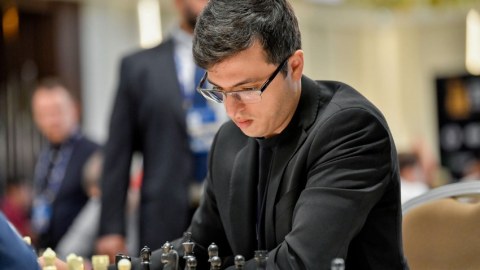 Nicat Abasov fransalı şahmatçıya uduzdu