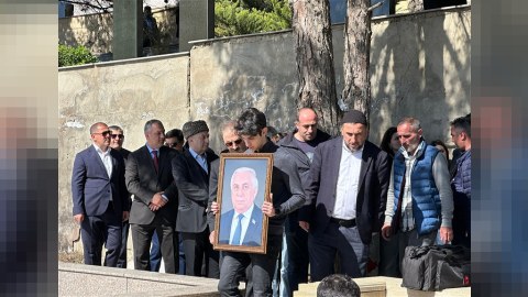 Parlamentarilər Hadi Rəcəblinin vəfatından danışır...
