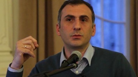 Deputat dəyənəklə döyülüb, qabırğası SINIB