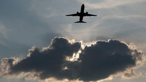 İran bəzi şəhərlər üzərində uçuşları dayandırdı