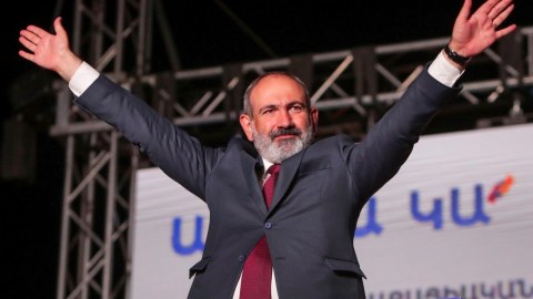Ermənistanda Paşinyanın hakimiyyətə gəlişi qeyd olunacaq