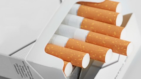 Marketdən 3 min manat dəyərində siqaret oğurlandı