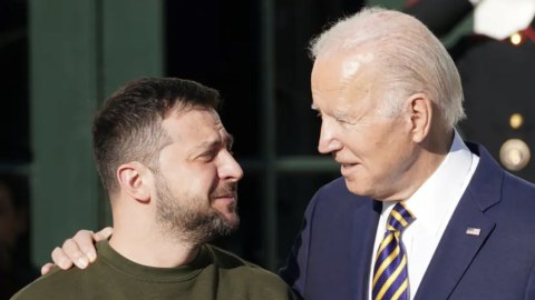 Bayden Zelenskini əmin etdi