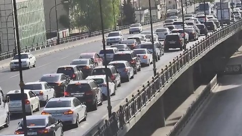 Paytaxtda tıxac olan yolların SİYAHISI