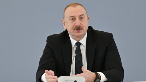 Bunun dayandırılmasını düşünmək sadəlövhlük olardı - Prezident