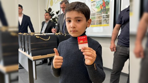 Füzuliyə köçənlərə ödənişsiz danışıq sim-kartları hədiyyə edildi