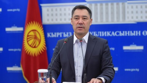 Japarov 11 nazirlə Azərbaycana yola düşdü
