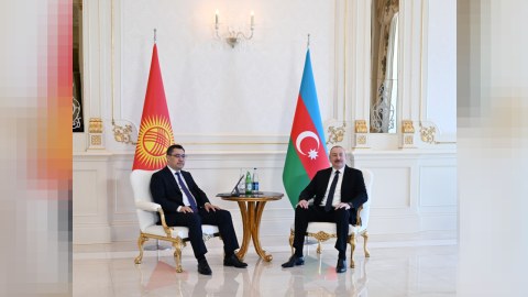 Prezidentlərin məhdud tərkibdə görüşü olub - FOTO