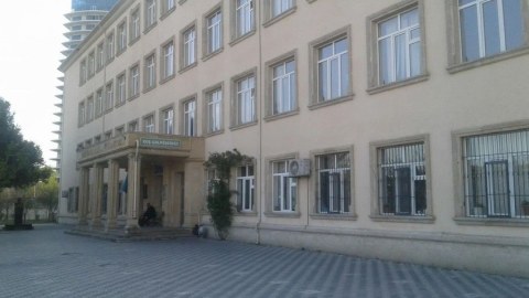 İdarə yanğın olan məktəblə bağlı məlumat yaydı