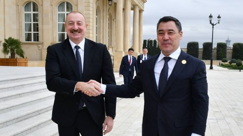 İlham Əliyev Sadır Japarovu COP29-a dəvət etdi