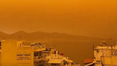 Yunanıstanı toz fırtınası bürüyüb