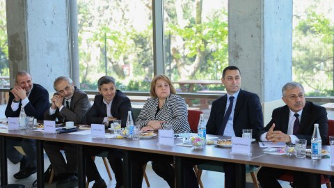Milli ideyaların yaranması istiqamətində UNEC-də növbəti ictimai müzakirə - VİDEO