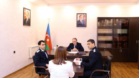 Baş prokuror Ağdaşda vətəndaşları qəbul edib