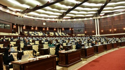 Hansı deputatlarımız kənddə yaşayır...