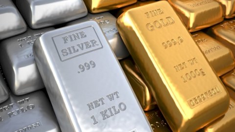 Qızıl ucuzlaşdı, gümüş isə bahalaşdı