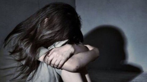 Əvvəl anaları, sonra nənələri küçəyə atdı: Bacılar sığınacağa yerləşdirildi