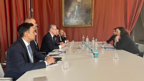 Muxtar Babayev İƏİT nümayəndə heyəti ilə iqlim maliyyəsini müzakirə etdi
