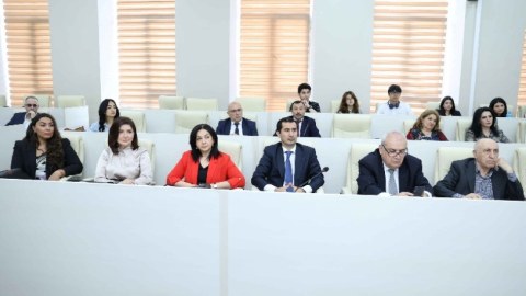 Ekspertlər UNEC-də yeni dövrün təhsil ideyalarını səsləndiriblər