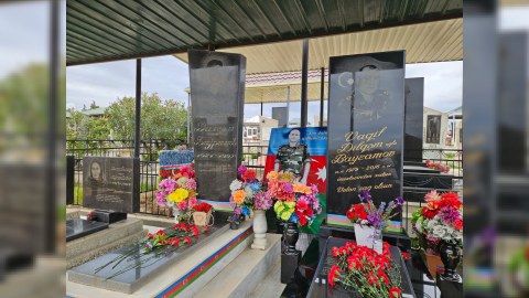 İki şəhid qardaşın anasından Allaha YALVARIŞ