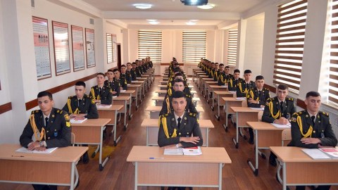 Hərbi attaşelər DQ-nin Ali Hərbi Məktəbində - FOTOLAR