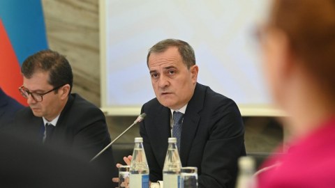Ceyhun Bayramov UNESCO üzrə Milli Komissiyaların rəhbərləri ilə görüşdü